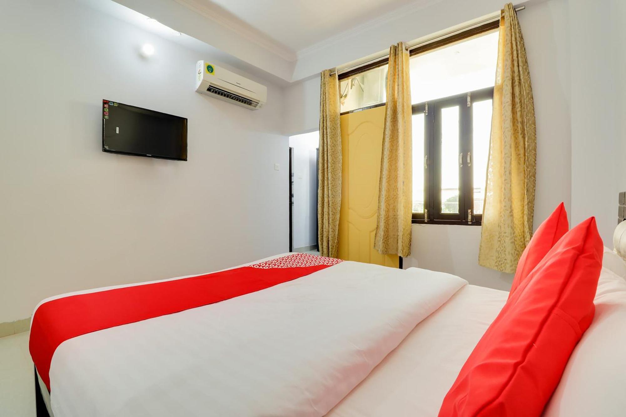 Hotel OYO 46214 Vgs Chinhat Exterior foto