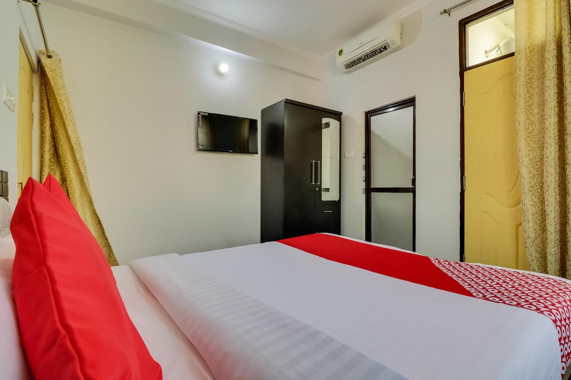 Hotel OYO 46214 Vgs Chinhat Exterior foto