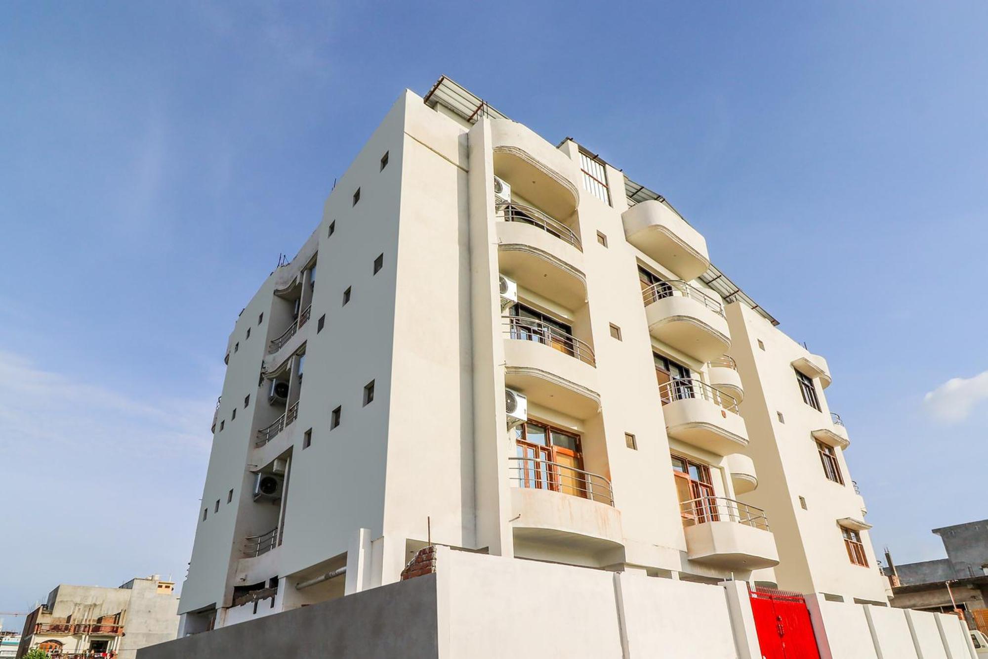 Hotel OYO 46214 Vgs Chinhat Exterior foto