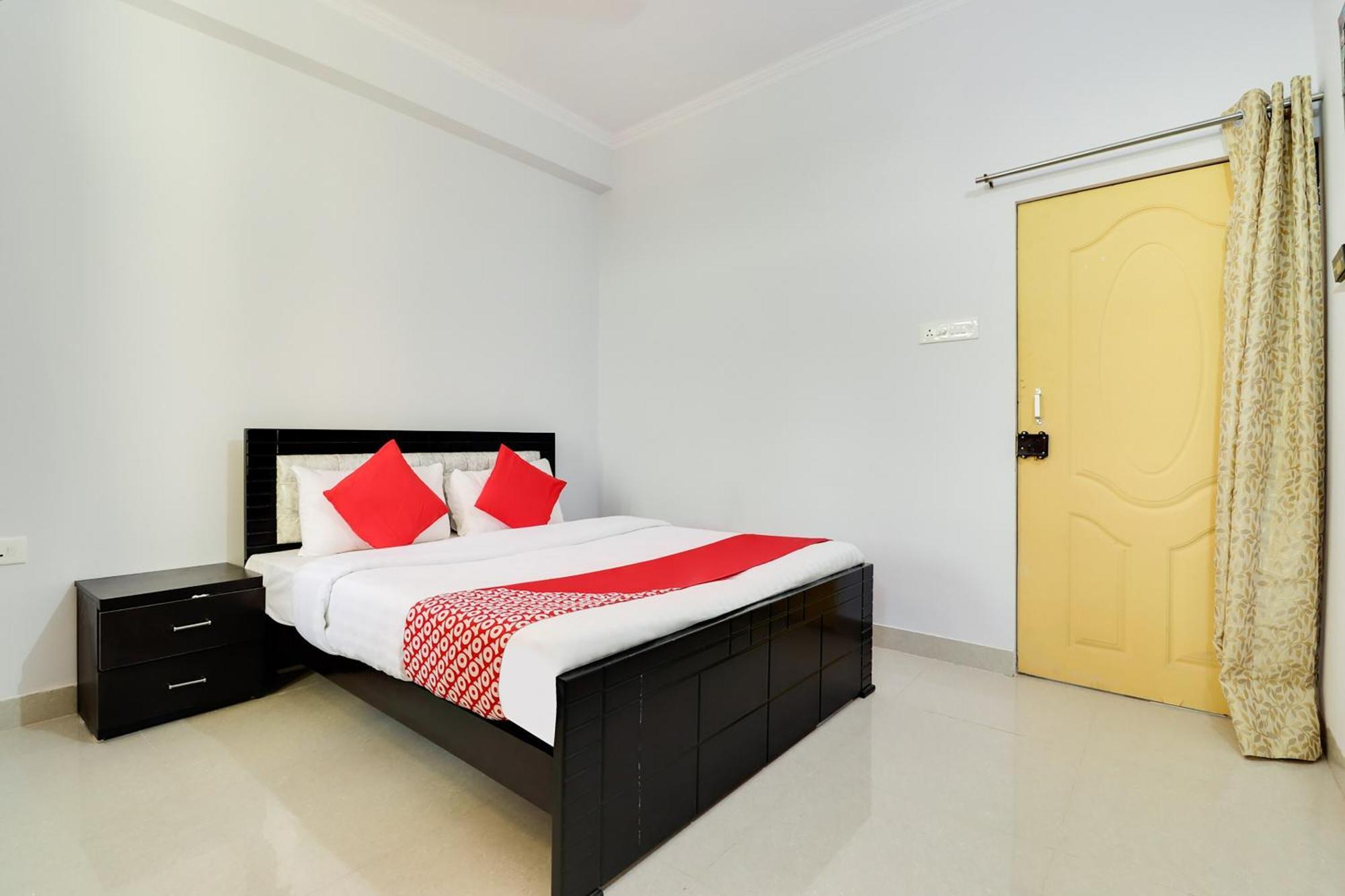 Hotel OYO 46214 Vgs Chinhat Exterior foto