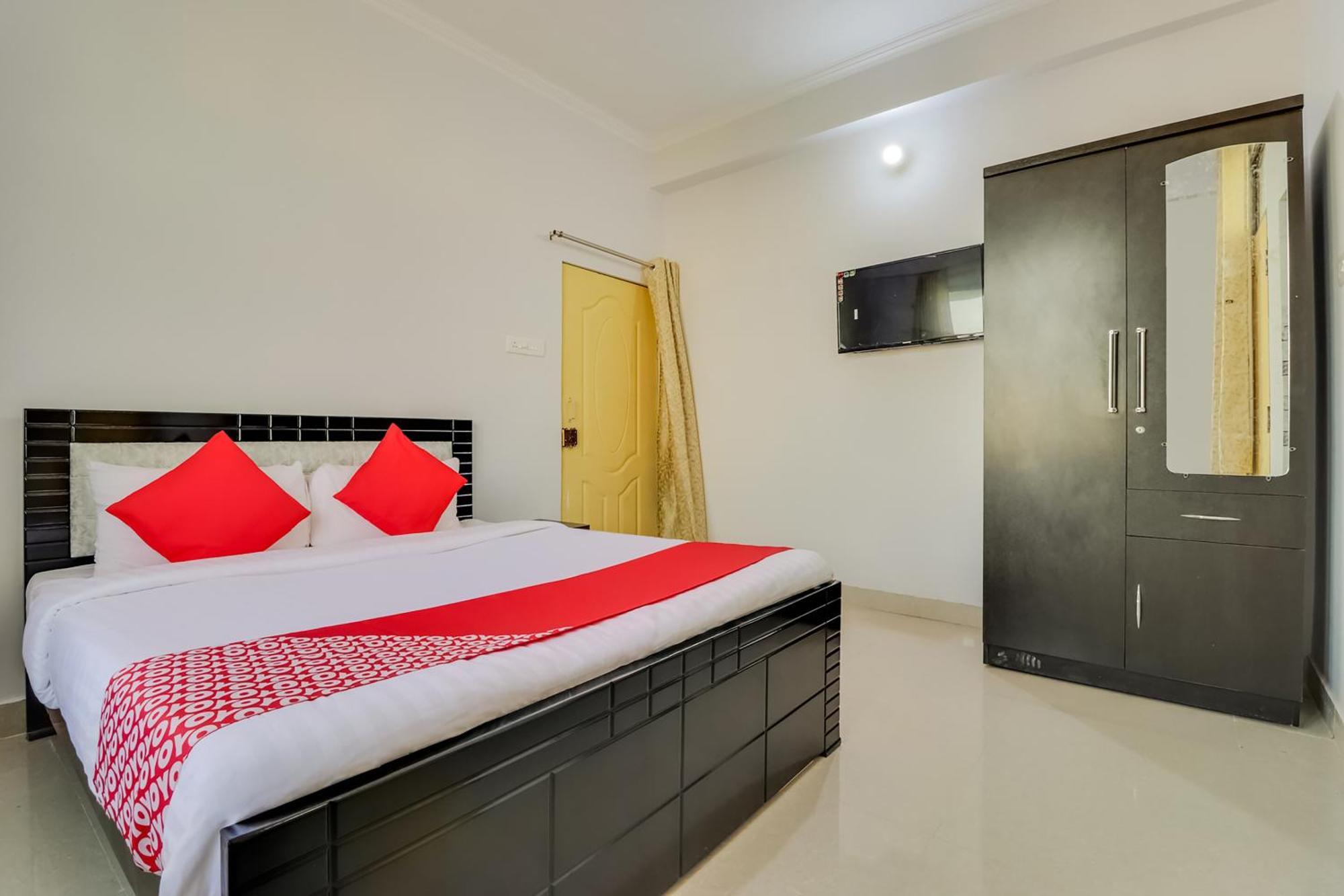 Hotel OYO 46214 Vgs Chinhat Exterior foto